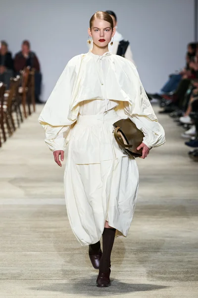 Look 13
